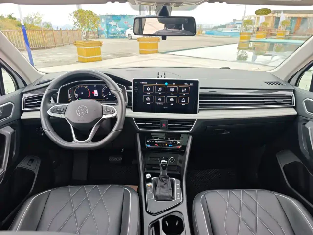 Volkswagen Tiguan L — Фото автомобиля 19