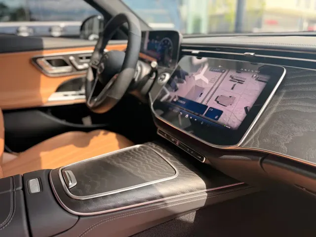 Mercedes-Benz E-Class — Фото автомобиля 25