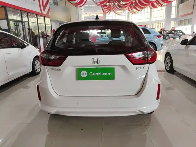Honda Fit — Фото автомобиля 5