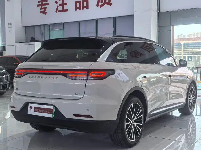 Leapmotor C11 — Фото автомобиля 3