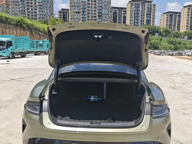Xiaomi SU7 — Фото автомобиля 10