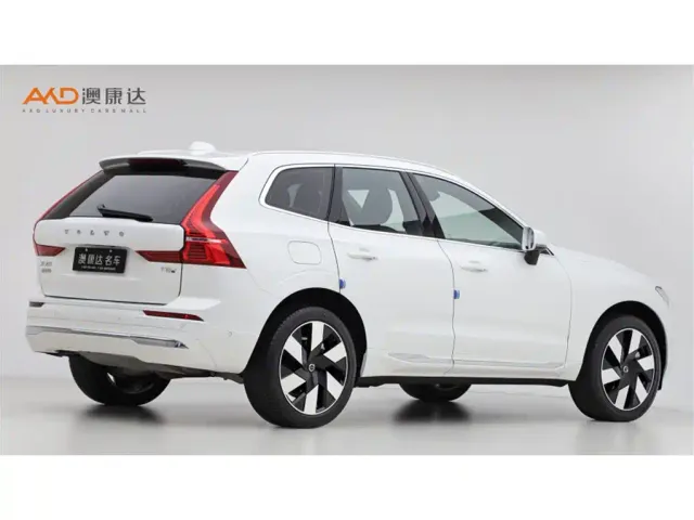 Volvo XC60 — Фото автомобиля 3