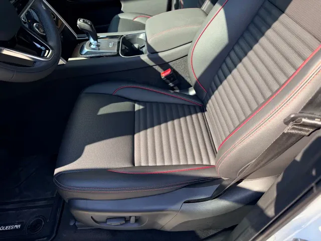 Land Rover Discovery Sport — Фото автомобиля 9