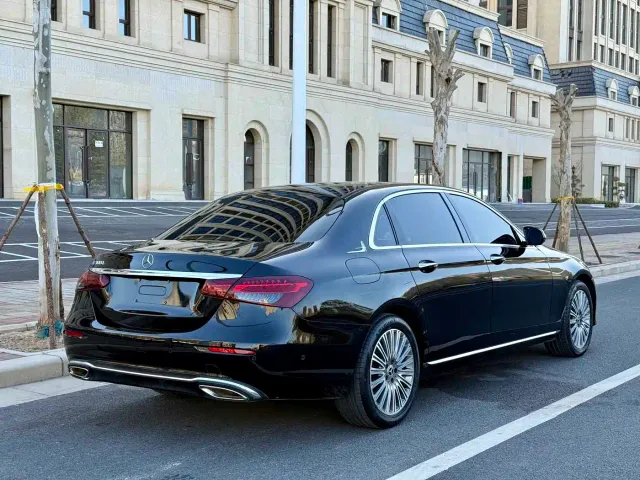 Mercedes-Benz E-Class — Фото автомобиля 11