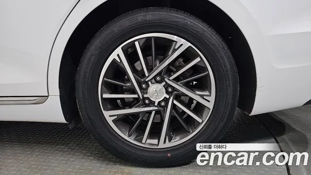 Hyundai Grandeur New — Фото автомобиля 6