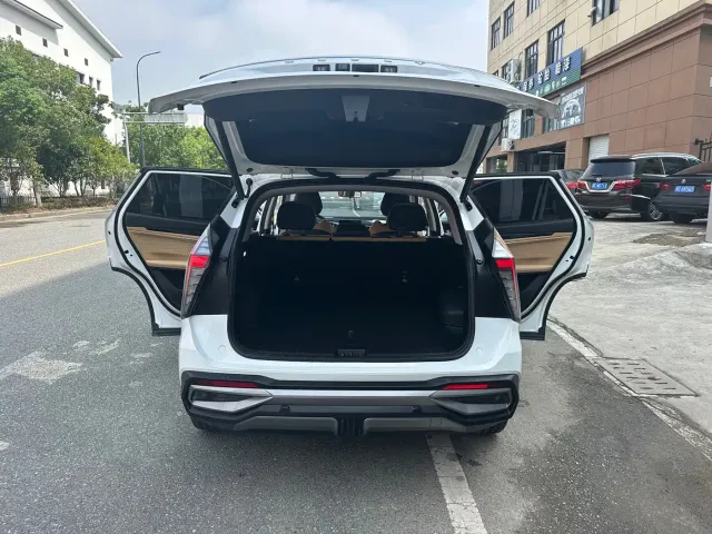 Geely Boyue L — Фото автомобиля 10