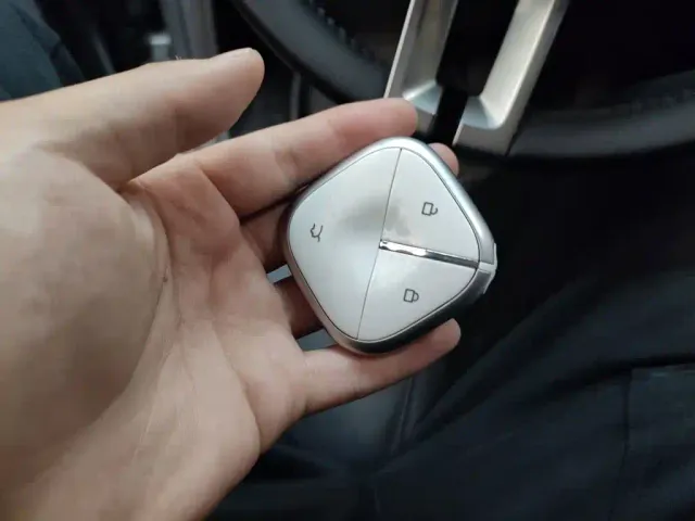 Baojun Yep Plus — Фото автомобиля 11