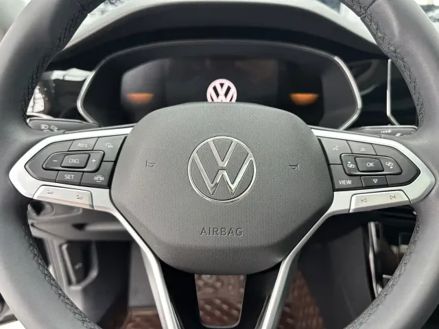 Volkswagen Passat — Фото автомобиля 13