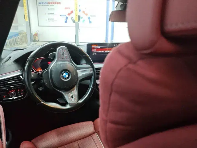 BMW 5 Series — Фото автомобиля 4