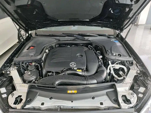 Mercedes-Benz E-Class — Фото автомобиля 19