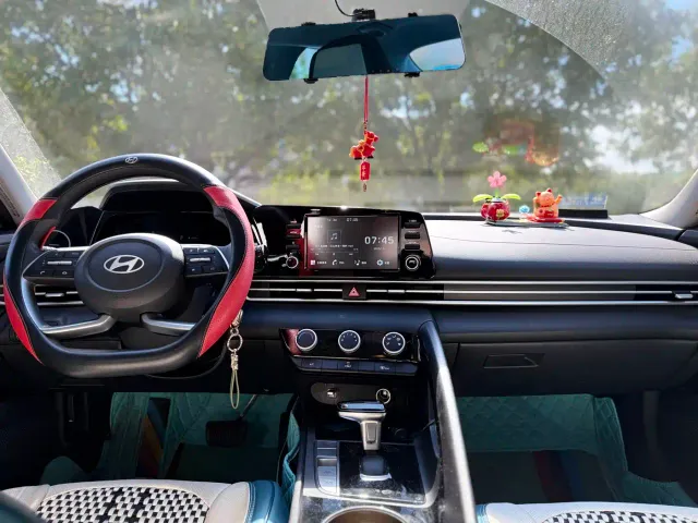 Hyundai Elantra — Фото автомобиля 13