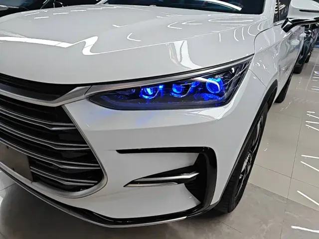 BYD Tang — Фото автомобиля 23