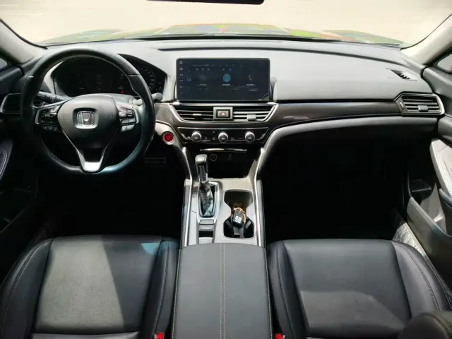 Honda Accord — Фото автомобиля 6