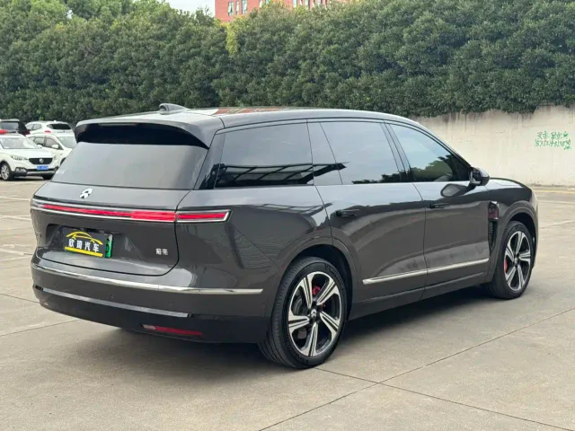 Nio ES8 — Фото автомобиля 18
