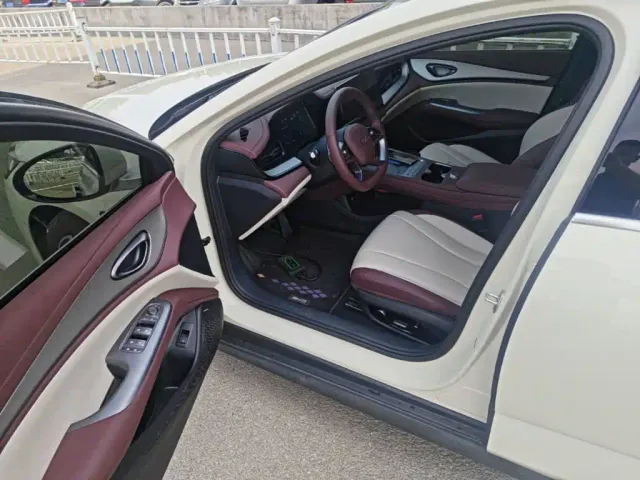 BYD Seal 07 DM-i — Фото автомобиля 15