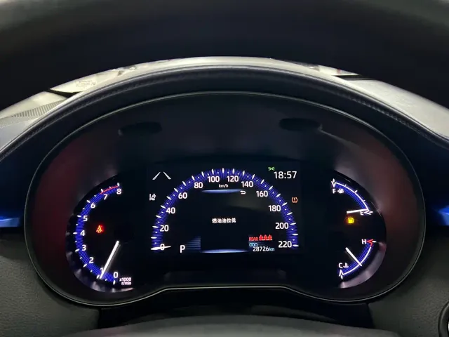 Toyota C-HR — Фото автомобиля 10