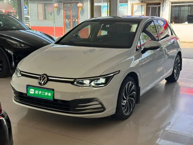 Фотография автомобиля — Volkswagen Golf