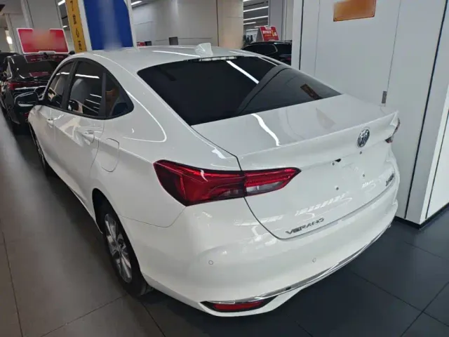 Buick Verano — Фото автомобиля 4