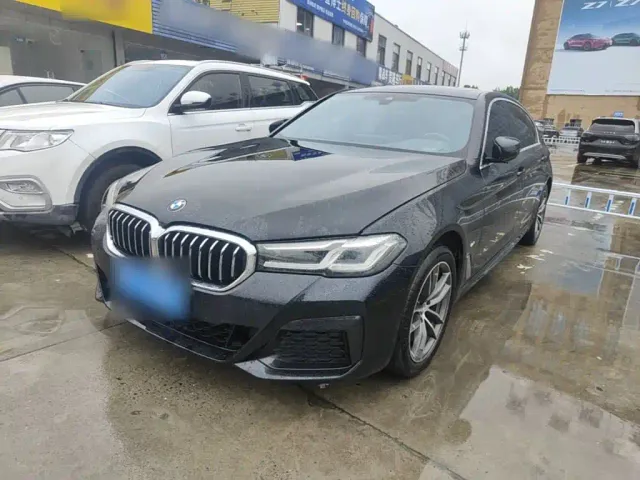 Фотография автомобиля — BMW 5 Series