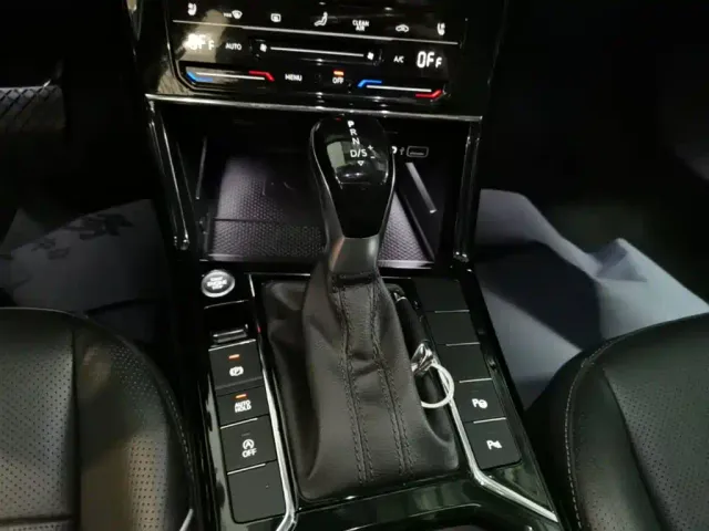 Volkswagen Passat — Фото автомобиля 13