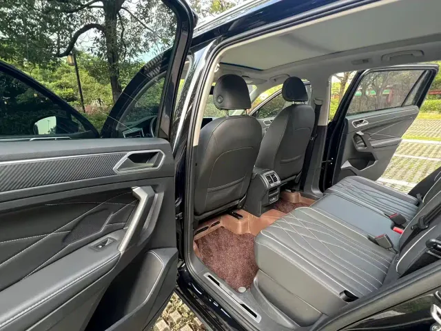 Volkswagen Tiguan L — Фото автомобиля 15