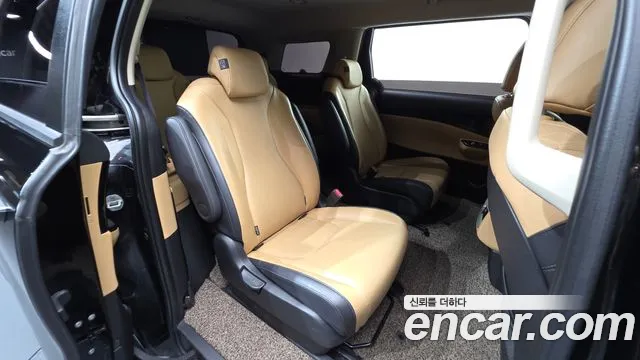 Kia Canival Carnival 4 поколение Бензин 9 мест Prestige — Фото автомобиля 12