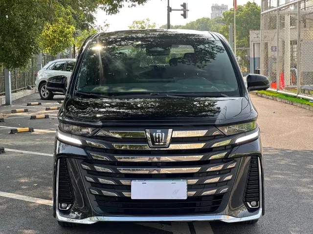 Toyota Vellfire — Фото автомобиля 2
