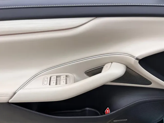 Xiaomi SU7 — Фото автомобиля 14