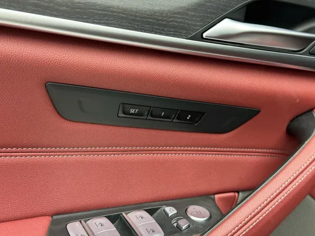 BMW 5 Series — Фото автомобиля 10