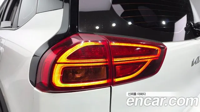 Kia Niro — Фото автомобиля 8
