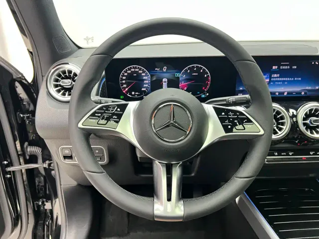 Mercedes-Benz GLB-Class — Фото автомобиля 12