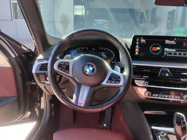 BMW 5 Series — Фото автомобиля 15