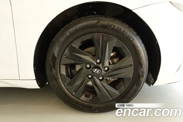 Hyundai AVANTE Avante (CN7) — Фото автомобиля 20