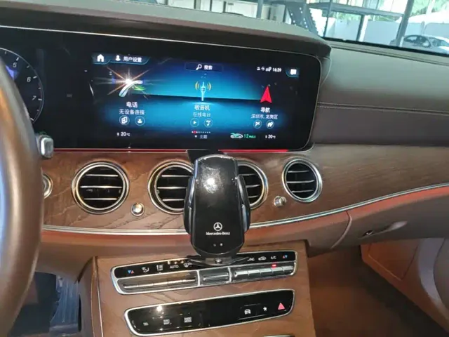 Mercedes-Benz E-Class — Фото автомобиля 12