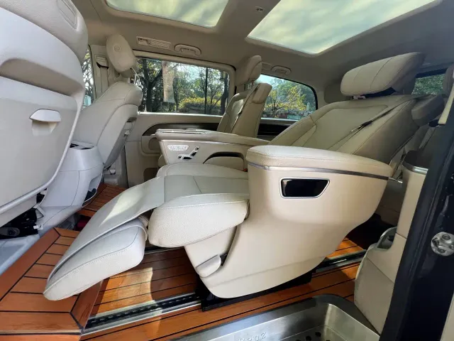 Mercedes-Benz V-Class — Фото автомобиля 14