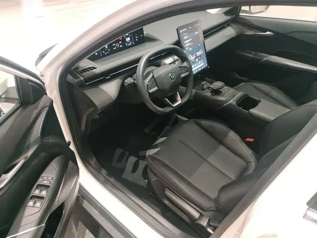 Changan Eado — Фото автомобиля 15
