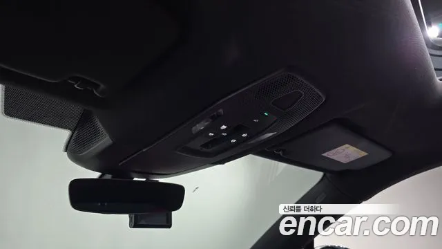 Porsche Macan Electric — Фото автомобиля 28