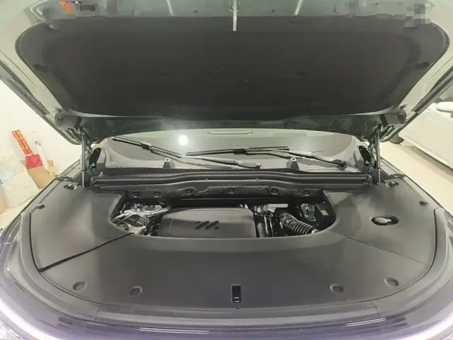 IM Motors LS8 — Фото автомобиля 9