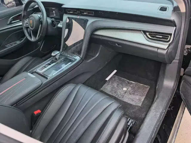 Hongqi H5 — Фото автомобиля 5