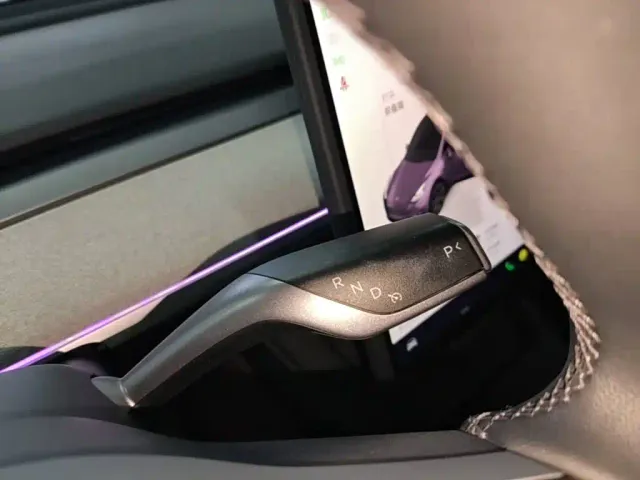 Tesla Model Y — Фото автомобиля 13