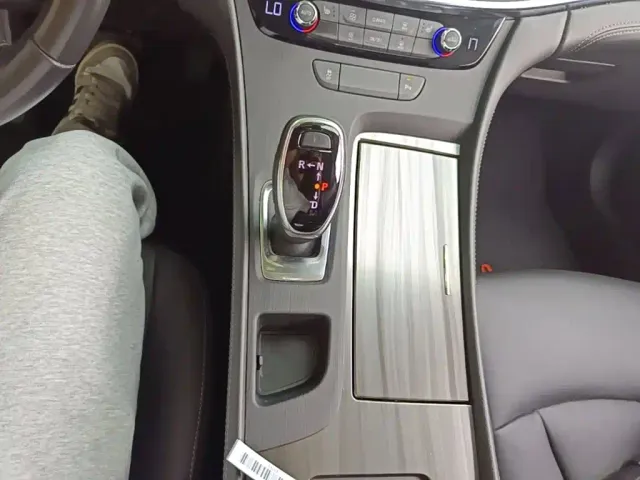 Buick LaCrosse — Фото автомобиля 13