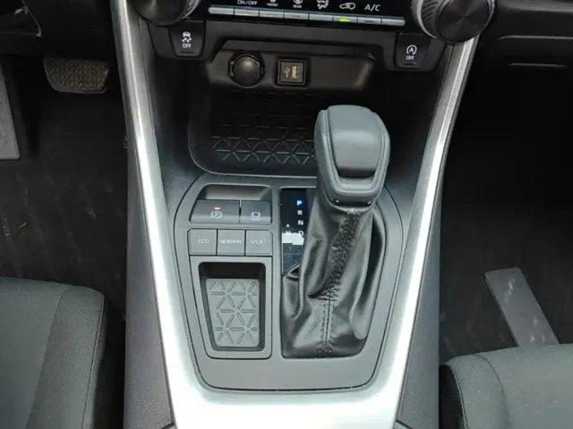 Toyota Wildlander — Фото автомобиля 16