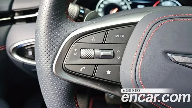 Genesis GV70 — Фото автомобиля 25