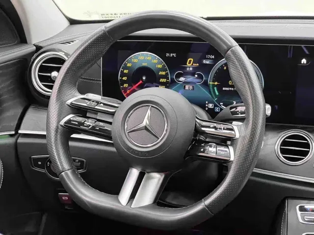 Mercedes-Benz E-Class — Фото автомобиля 21