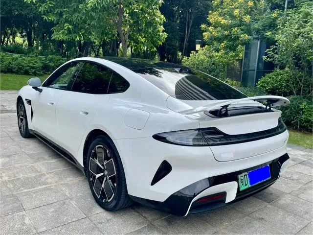 Xiaomi SU7 — Фото автомобиля 8