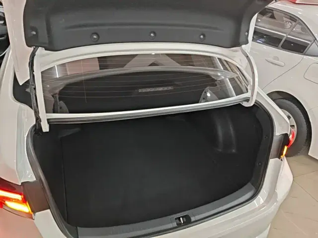 Toyota Corolla — Фото автомобиля 18