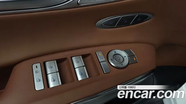 Genesis GV70 2.5T Бензин 2WD — Фото автомобиля 24
