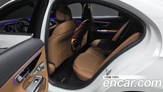 Mercedes-Benz E-Class — Фото автомобиля 18