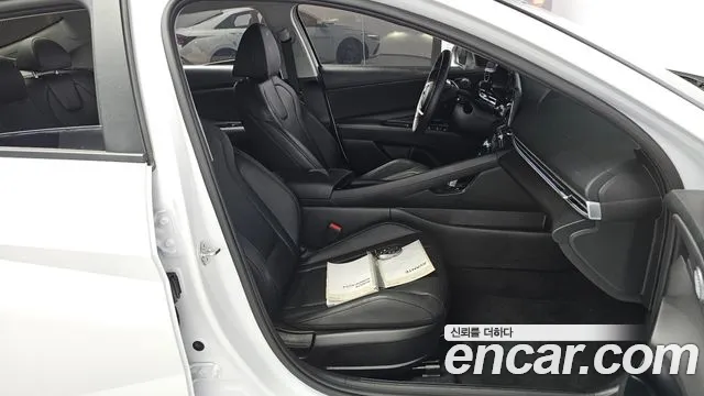 Hyundai AVANTE Новый Avante (CN7) — Фото автомобиля 10