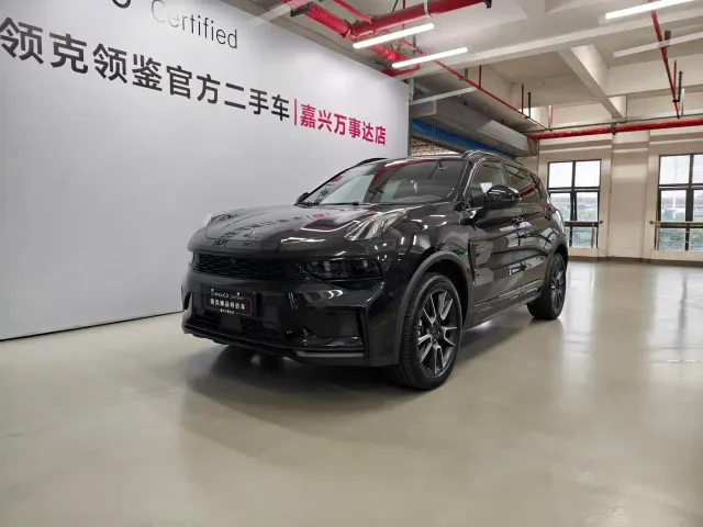 Фотография автомобиля — Lynk & Co 01